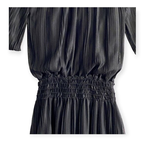 Guess black pleated scoop neck short sleeve dress, size 6 - Picture 9 of 13